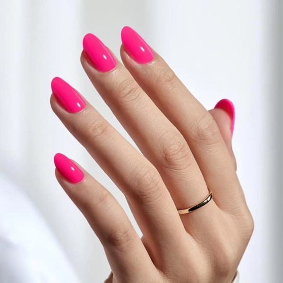 BTArtboxNails Fuchsia – Press-On Almond Nails – Soft Gel – Short Length – 32 Tip - Picture 3 of 4